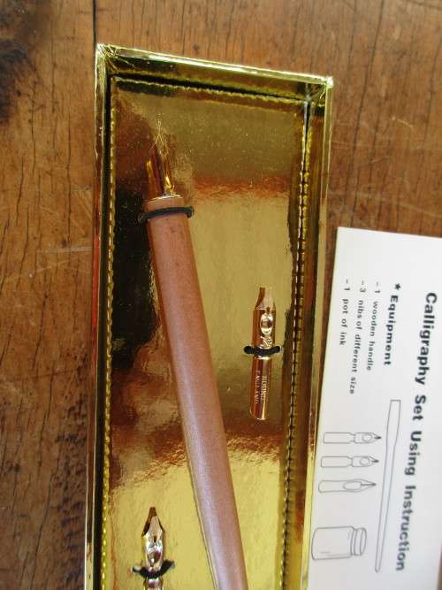 LOVELY CALLIGRAPHY SET IN BOX