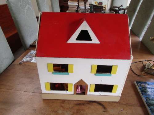 LOVELY DOUBLE STOREY HOUSE