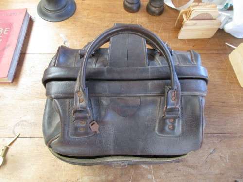 LOVELY SET 4 HENSELITE  SIZE 6 BOWLING BALLS IN CASE