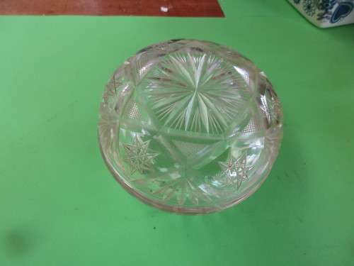 BEAUTIFUL CRYSTAL POWDER BOWL WITH LID