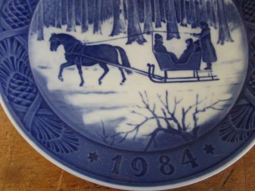 ROYAL COPENHAGEN DENMARK DISPLAY PLATE JINGLE BELLS