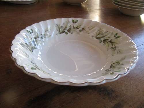 STUNNING JOHNSON BROS DINNER SERVICE FOR 6 SNOWHITE REGENCY  PATTERN