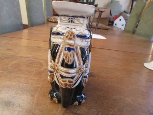 BEAUTIFUL ELEPHANT STAND