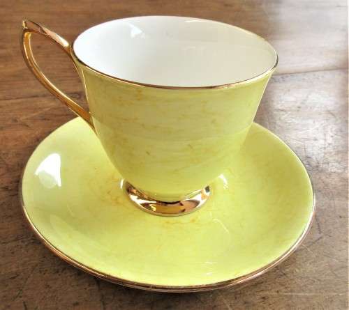 FOUR ROYAL ALBERT DEMI TASSE CUPS AND SAUCERS PLUS ONE SAUCER C1950`S