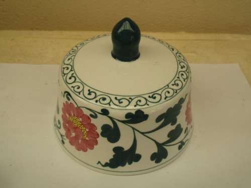 BEAUTIFUL BIG MODERN  QIANLONG JAR WITH LID ON WOOD STAND