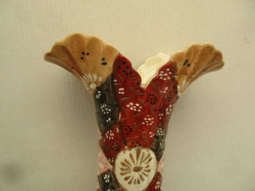 ABSOLUTELY BEAUTIFUL JAPANESE  HANDPAINTED ENAMEL  UNDERGLAZE MORIAGE  TWIN HANDLED VASEc 1950