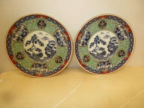 PAIR OF JAPANESE PROBABLY IMARI PLATES