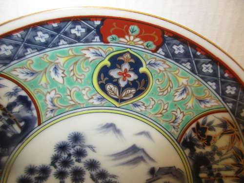 PAIR OF JAPANESE PROBABLY IMARI PLATES