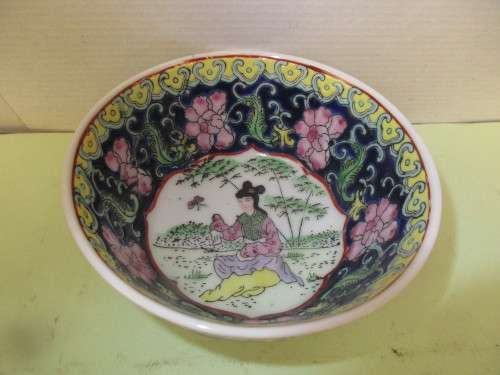 THREE BEAUTIFUL CHINESE BOWLS, ONE DA QING GUANGXU NIAN ZHI AND TWO DA QING DAOGUANG NIAN ZHI c 1990