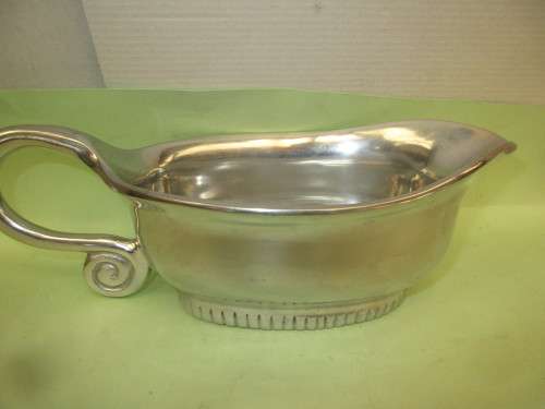 BEAUTIFUL BIG  CAROL  BOYES CAST ALUMINIUM  GRAVY BOAT