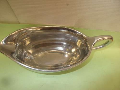 BEAUTIFUL BIG  CAROL  BOYES CAST ALUMINIUM  GRAVY BOAT