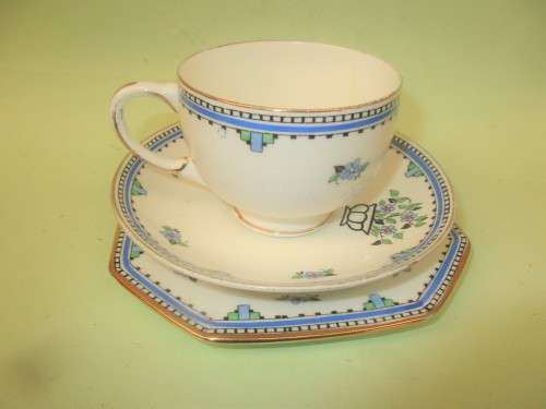 PARAGON CHINA TRIO `THE VASE`  CUP , SAUCER AND SIDE PLATE.c1919