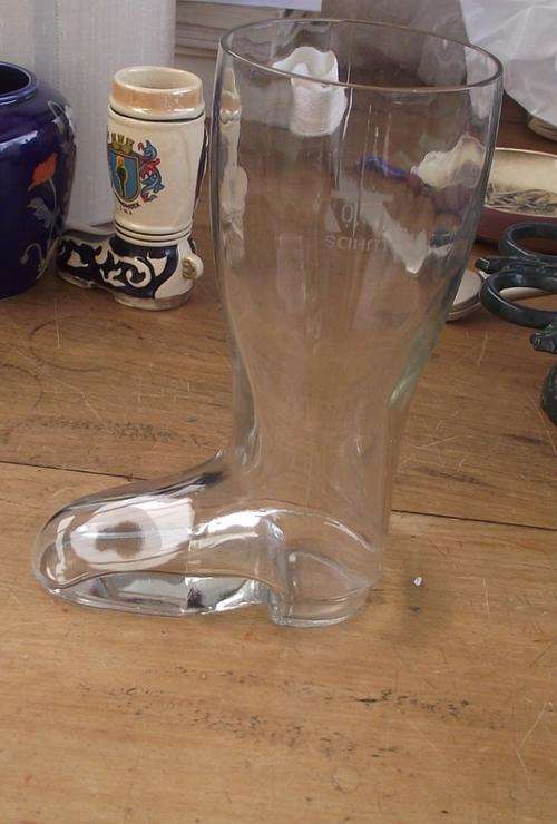 GLASS BOOT