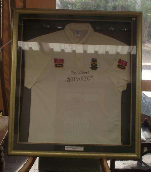 SOUTH AFRICAN CRICKET SHIRT SIGNED BY JACQUES KALLIS  IN GREAT FRAME