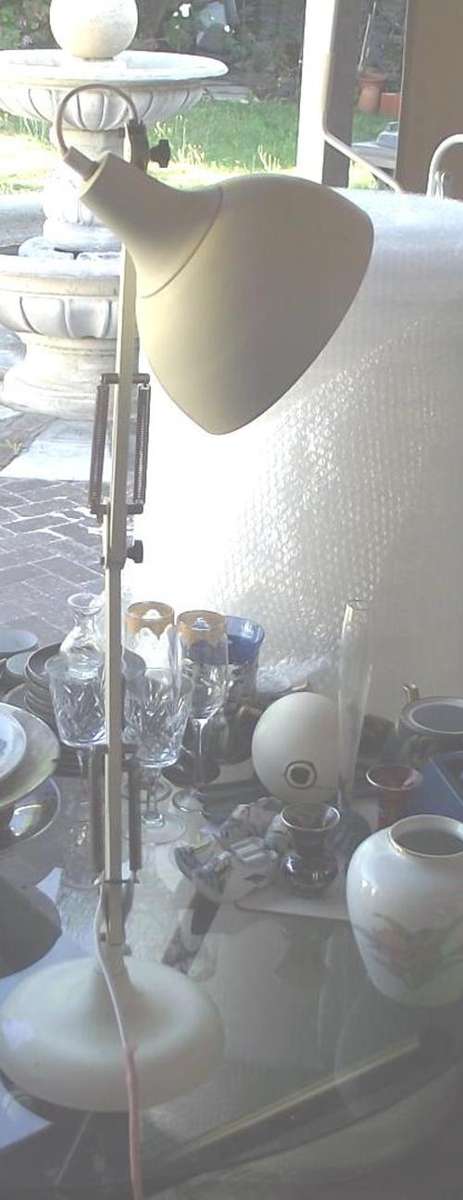 ADJUSTABLE DESK LAMP