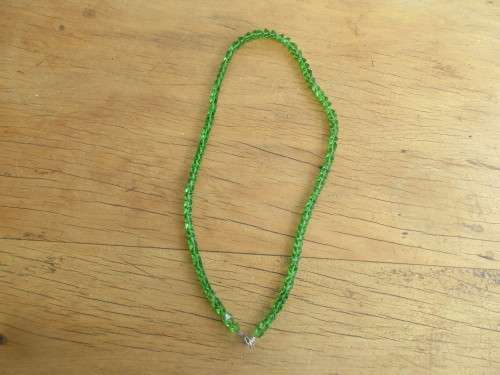 BEAUTIFUL GREEN GLASS CRYSTAL NECKLACE
