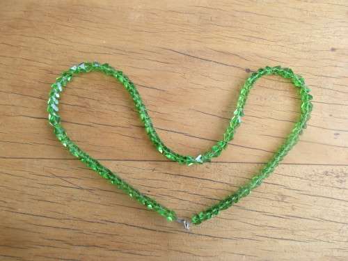 BEAUTIFUL GREEN GLASS CRYSTAL NECKLACE
