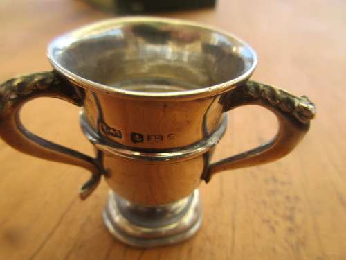 BEAUTIFUL BRIMINGHAM SILVER 1939 THREE HANDLED TOOTHPICK HOLDER LEVI AND SALAMAN 15 GRAMS