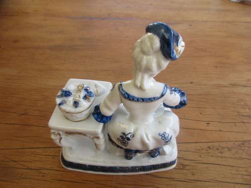 SEYMOUR ANN  CHINA `VIENNA WOODS`  JAPAN LADY  BLUE AND WHITE PORCELAIN