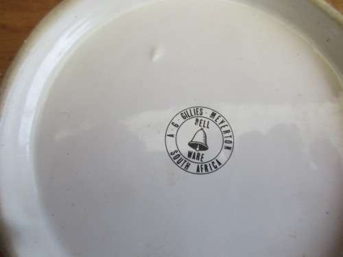 BELL WARE SOUTH AFRICA  JAM POT AND SMALL DISH A G GILLIES MEYERTON