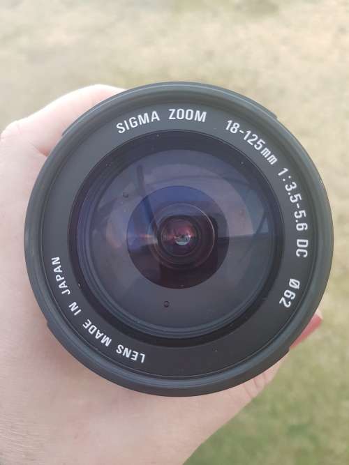 Versatile Canon Mount Sigma Lens 18-125mm