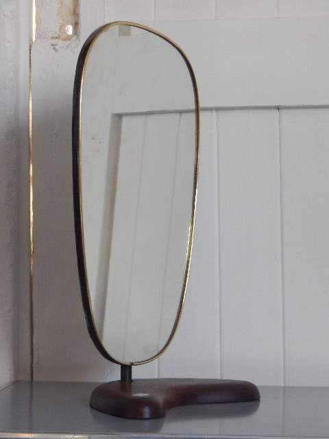 A Retro Table Top Mirror