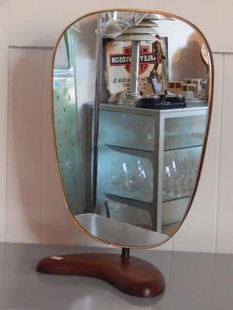 A Retro Table Top Mirror