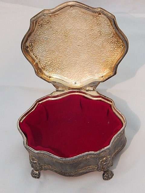 A Lovely EPNS Trinket Box With Velvet Inlay