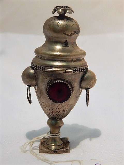 A BEAUTIFUL ORIENTAL SILVER POT