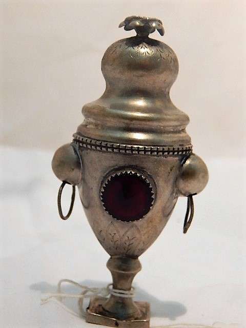 A BEAUTIFUL ORIENTAL SILVER POT