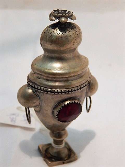 A BEAUTIFUL ORIENTAL SILVER POT