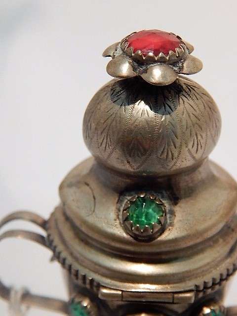 A BEAUTIFUL SILVER ORIENTAL POT