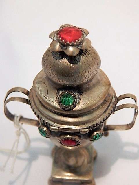 A BEAUTIFUL SILVER ORIENTAL POT