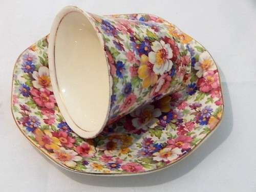 A BEAUTIFUL JAMES KENT TEACUP AND SAUCER /DU BARRY FLORAL PATTERN