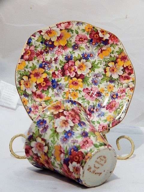 A BEAUTIFUL JAMES KENT TEACUP AND SAUCER /DU BARRY FLORAL PATTERN