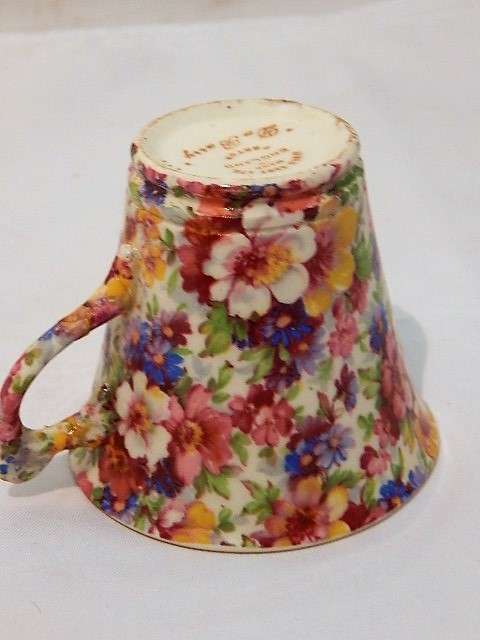 A BEAUTIFUL JAMES KENT TEACUP AND SAUCER /DU BARRY FLORAL PATTERN