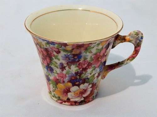A BEAUTIFUL JAMES KENT TEACUP AND SAUCER /DU BARRY FLORAL PATTERN