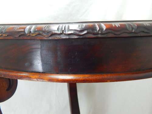 A BEAUTIFUL ROUND SIDE TABLE