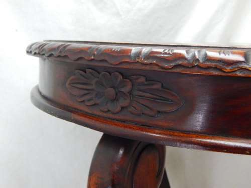 A BEAUTIFUL ROUND SIDE TABLE