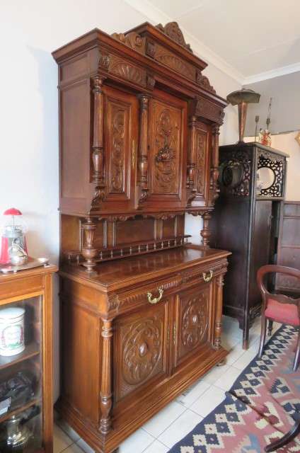 A STUNNING LARGE CARVED BUFFET