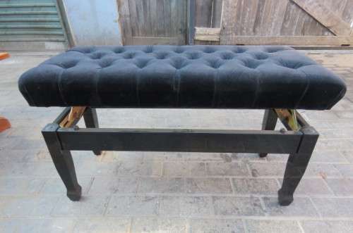 A LOVELY ADJUSTABLE PIANO STOOL