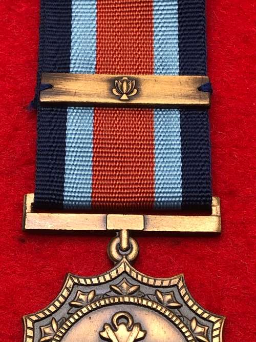 S8) MILITARY MERIT MEDAL (SOLID BAR)