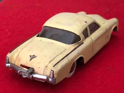 VINTAGE DOX TIN PLATE WIND UP CAR