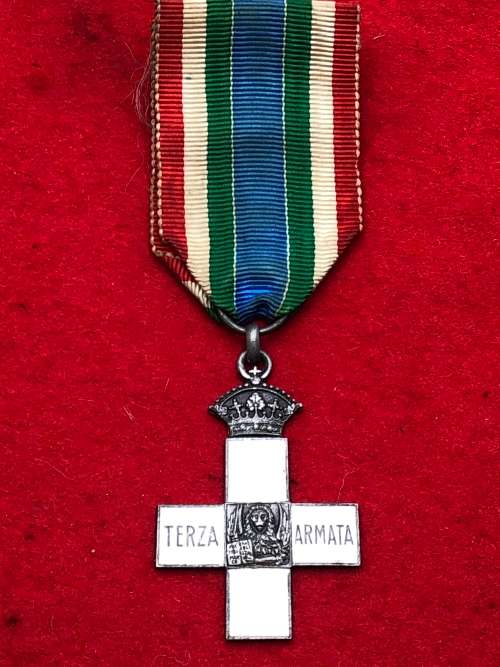I3)ITALIAN CROSS OF THE 3rd ARMY WW1
