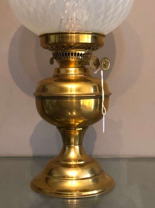 VICTORIAN STYLE BRASS DUPLEX OIL LAMP WITH VASILINE GLASS SHADE