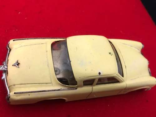 VINTAGE DOX TIN PLATE WIND UP CAR