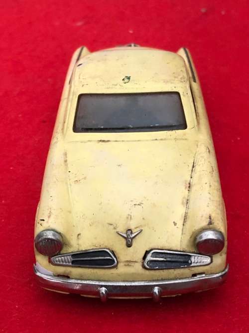 VINTAGE DOX TIN PLATE WIND UP CAR
