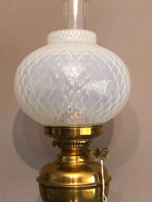 VICTORIAN STYLE BRASS DUPLEX OIL LAMP WITH VASILINE GLASS SHADE