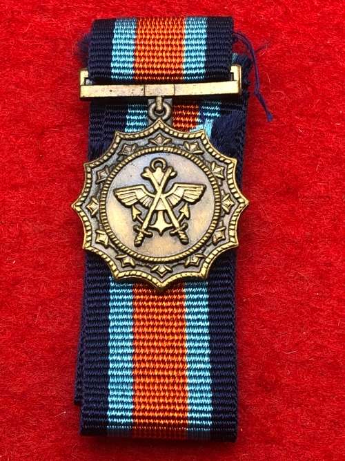 S8) MILITARY MERIT MEDAL (SOLID BAR)