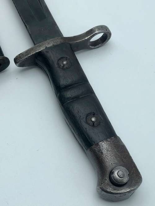 BB1) USA REMINGTON 1913 BAYONET AND SCABBARD